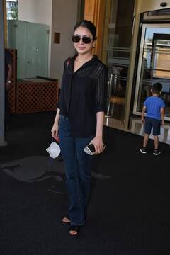 Photos: ઓલ બ્લેક લૂક સાથે ફરવા નીકળી શાહનાઝ ગિલ, કેમેરામાં કેદ થયા એક્ટ્રેસના એકથી એક ચઢિયાતા પૉઝ.......