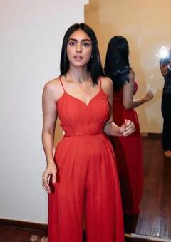 IN PICS: ફિલ્મ 'જર્સી'માં માંની ભૂમિકા નિભાવનારી એક્ટ્રેસ મૃણાલ ઠાકુરે પોતાના રૉલ માટે કહી આ મોટી વાત