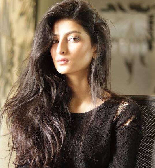 अपने पिता राजा चौधरी के साथ अपने बंधन के बारे में बात करते हुए उन्होंने कहा कि अब रिश्तों की एक ताजा शुरुआत हो रहा है.