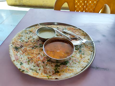 ब्रेकफास्ट के लिस्ट की बात हो और साउथ-इंडियन फूड्स न हो, तो शायद अधूरी रह जाए बात. साउथ-इंडियन उत्तपम स्वाद के साथ-साथ सेहत के लिए बेमिसाल माना जा सकता है. (Photo - Pixabay)