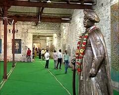 PHOTO : कोल्हापुरात कृतज्ञता पर्व, शाहू महाराज यांच्या दुर्मिळ छायाचित्रांचं प्रदर्शन