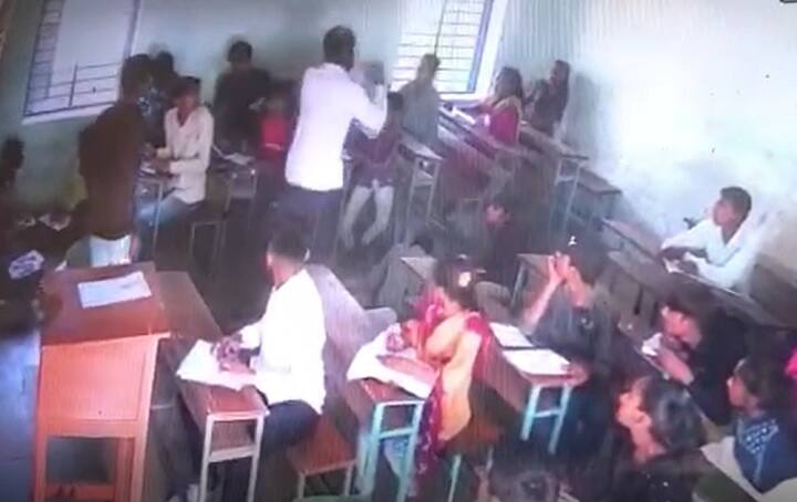 Attack on a student during the ongoing examination in Banaskantha બનાસકાંઠામાં ચાલુ પરીક્ષાએ વિદ્યાર્થી પર લોખંડના સળિયા વડે હુમલો, સ્કૂલમાં મચી અફરાતફરી