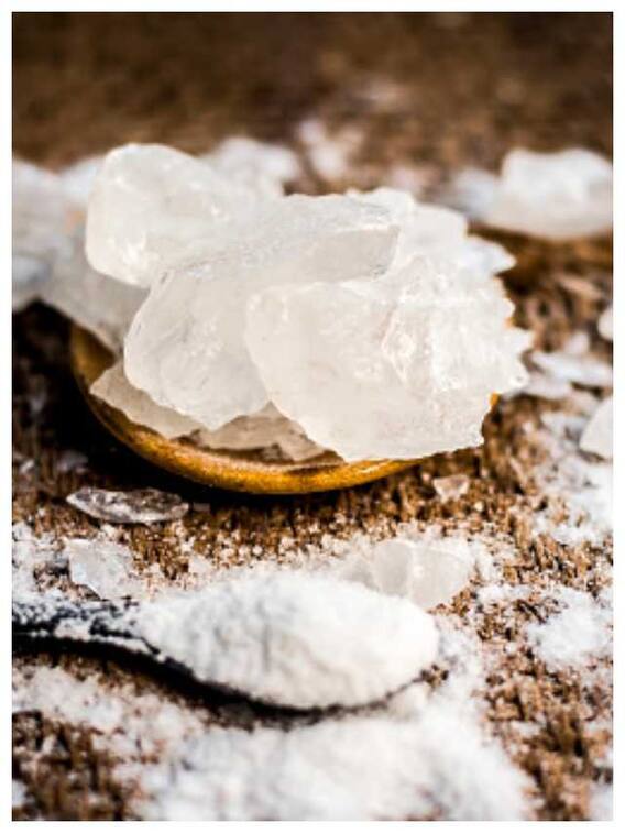 कपूर में छिपे हैं कई गुण, शरीर की इन 10 परेशानियों को करे दूर