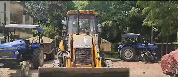 Today anti encroachment drive as sdmc failed to take delhi police support aap attack on bjp ann Bulldozer In Delhi: दिल्ली में आज नहीं चल पाया बुलडोज़र, AAP ने लगाया BJP पर उगाही करने का आरोप