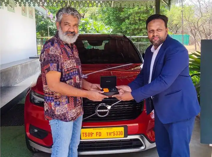 RRR ਦਾ ਬਾਕਸ ਆਫਿਸ ਕਲੈਕਸ਼ਨ 1100 ਕਰੋੜ ਤੋਂ ਪਾਰ, ਸਫਲਤਾ ਦਾ ਜਸ਼ਨ ਮਨਾਉਣ ਲਈ ਰਾਜਾਮੌਲੀ ਨੇ ਖਰੀਦੀ ਲਗਜ਼ਰੀ ਕਾਰ