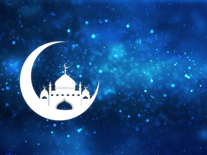 Happy Eid Al Fitr 2022 Shayari in Hindi Message Eid Mubarak Shayari Images Eid Shayari Eid Mubarak Shayari 2022: इस ईद पर अपने दोस्तों और रिश्तेदारों को भेजें ये खूबसूरत शायरी