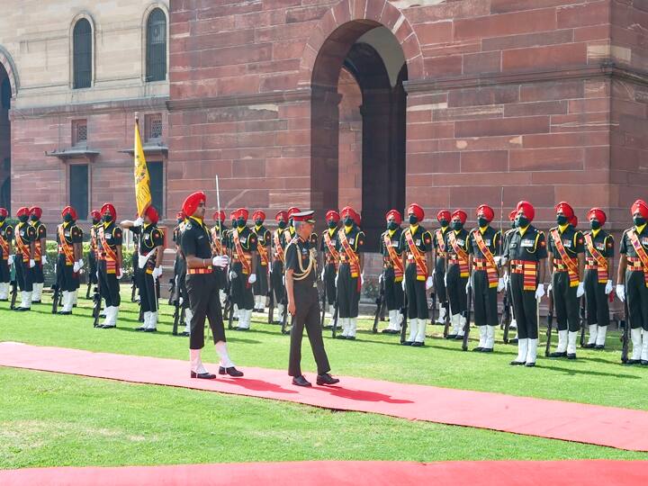 General MM Naravane receives guard of honour at the South Block lawns prior to relinquishing his position as Chief of the Army Staff, in New Delhi, Saturday, April 30, 2022. (PTI Photo/Manvender Vashist)