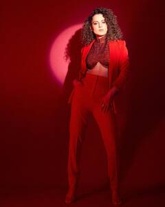 Kangana Ranaut Photos: कंगना रणौतचा शॉर्ट ड्रेसमध्ये ग्लॅमरस अवतार, फोटो पाहून चाहते म्हणाले..