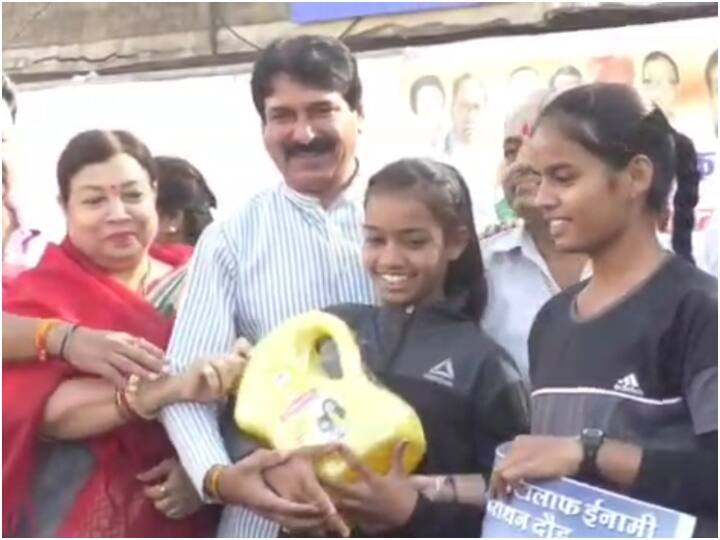 Congress organized marathon in protest against inflation ANN Indore News: महंगाई के विरोध में कांग्रेस ने आयोजित की मैराथन, थर्ड पुरस्कार में मिला 1 किलो नींबू, सेकेंड और फर्स्ट पुरस्कार में मिला यह