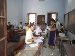 U.P Board News: यूपी बोर्ड से स्टूडेंट्स की अजीबोगरीब गुहार, किसी ने दिया पैसे का लालच तो किसी ने कहा- मै हूं गरीब