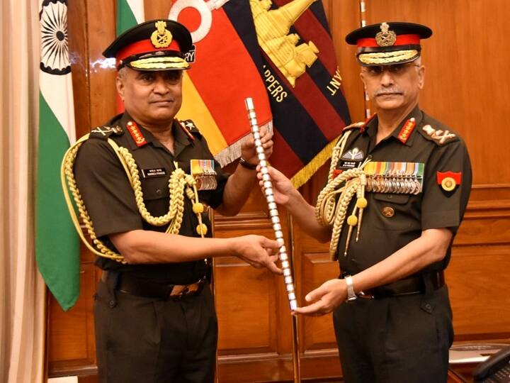 general manoj pandey became new indian army chief નવા સેના પ્રમુખઃ જનરલ મનોજ પાંડેએ સંભાળ્યો કાર્યભાર, નરવાણેની લીધી જગ્યા