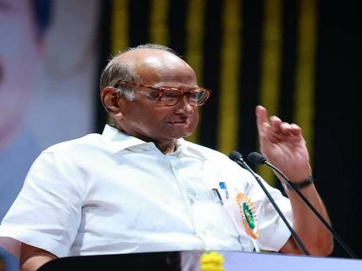 Sharad Pawar : सध्या हनुमान चालीसा पुढं आणताहेत, यातून मूलभूत प्रश्न सुटणार आहेत का? शरद पवारांचा सवाल creating tension on caste religious for diverting people focus from peoples basic issues Sharad Pawar : सध्या हनुमान चालीसा पुढं आणताहेत, यातून मूलभूत प्रश्न सुटणार आहेत का? शरद पवारांचा सवाल
