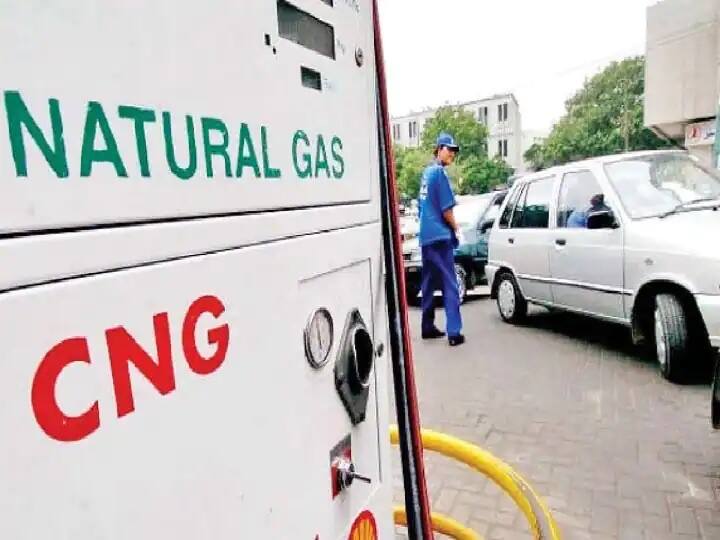 mahanagar gas limited hike cng gas price per kilo 4 rupees new rate in mumbai 76 rupees per kg cng CNG Price Hike: मुंबईत सीएनजी दरवाढीचा भडका; प्रतिकिलो सीएनजीसाठी आता मोजावे लागणार 'इतके' रुपये