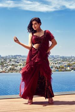 Raiza Wilson pics: ப்யார் ப்ரேமா காதல்.... ரைசா வில்சன் லேட்டஸ் பிக்ஸ்