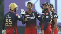 IPL 2022: ডিআরএসে নো বল! আম্পায়ারের সঙ্গে তর্কে জড়ালেন হতবাক কোহলি