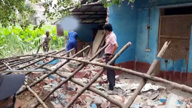 West Medinipur Municipality demolition of house without notice creates chaos in nannurchak area West Medinipur News : বিনা নোটিসে বাড়ি ভাঙার অভিযোগ ঘিরে উত্তেজনা মেদিনীপুরের নান্নুরচক এলাকায়