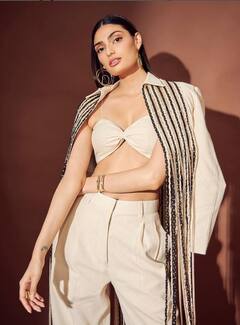 રેમ્પ પર અથિયા શેટ્ટીએ બતાવ્યો જલવો, ગ્લેમરસ અવતાર જોઈ ફેન્સ થયા ફિદા