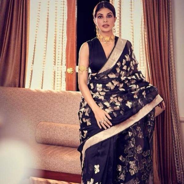 வண்ணங்களை ஆடையாக அணிந்து கொள்!