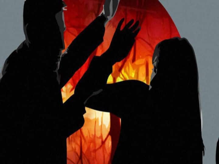 Madhya Pradesh: ஓடும் ரயிலில் பாலியல் தொல்லை.! தப்பிய பெண்ணை ரயிலில் இருந்து தூக்கி வீசிய கொடூரம்..!