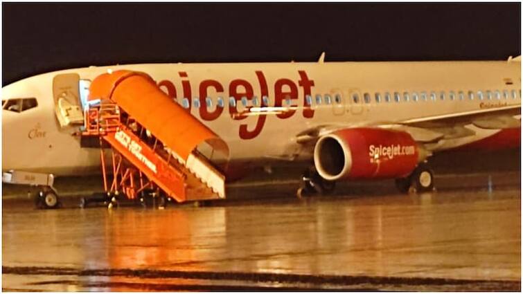 DGCA is investigating plane that caused the SpiceJet turbulence accident ANN SpiceJet Turbulence Accident: DGCA ने जांच पूरी होने तक क्रू मेम्बर को ड्यूटी से हटाया, दो यात्री ICU में