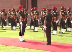 ਨਵੇਂ ਫੌਜ ਮੁਖੀ Manoj Pandey ਨੂੰ Guard of Honour, ਤਨਦੇਹੀ ਨਾਲ ਜ਼ਿੰਮੇਵਾਰੀ ਨਿਭਾਉਣ ਦਾ ਭਰਿਆ ਦਮ