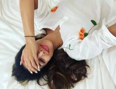 ખુલ્લા વાળમાં મલાઈકા અરોરાએ શેર કરી બેડરૂમ તસવીરો