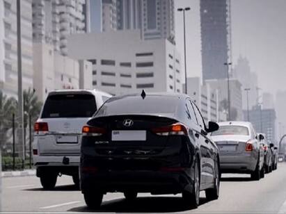 Cars with empty number plates on Dubai roads for world hunger cause Watch Video: கார் ஃபேன்ஸி நம்பர் பிளேட்கள் ஏலம்: பட்டினியால் தவிக்கும் நாடுகளுக்கு சேவை செய்யும்  ’ஒன் பில்லியன் மீல்ஸ்’