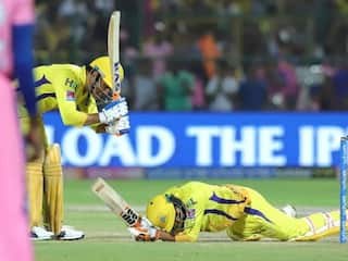 Dhoni Captaincy memes: கேப்டன் பதவியை தோனியிடம் மீண்டும் ஒப்படைத்த ஜடேஜா… தெறிக்கும் மீம்ஸ்!