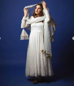 ਹਿਮਾਂਸ਼ੀ ਖੁਰਾਣਾ ਨੇ ਈਦ ਤੋਂ ਪਹਿਲਾਂ ਕਰਵਾਇਆ ਇਹ ਖਾਸ ਫੋਟੋਸ਼ੂਟ, ਤੁਸੀਂ ਵੀ ਹੋ ਜਾਓਗੇ ਕਾਇਲ