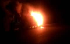 Fire In Ambulance Carrying Cows: ఇందల్వాయిలో తగలబడిన వాహనం | Nizamabad | ABP Desam