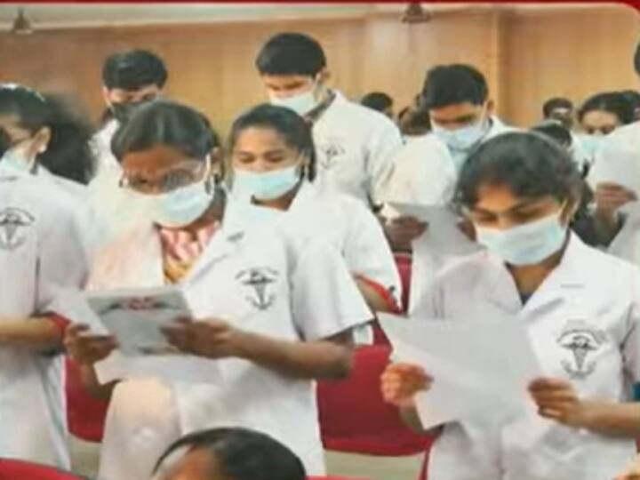 Madurai Medical College Dean will be overseen by Deputy Chief Minister Dhanalakshmi Oath in Sanskrit: சமஸ்கிருத உறுதிமொழி: டீன் மீது நடவடிக்கை - மதுரை மருத்துவக் கல்லூரி துணை முதல்வருக்கு கூடுதல் பொறுப்பு !