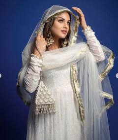 ਹਿਮਾਂਸ਼ੀ ਖੁਰਾਣਾ ਨੇ ਈਦ ਤੋਂ ਪਹਿਲਾਂ ਕਰਵਾਇਆ ਇਹ ਖਾਸ ਫੋਟੋਸ਼ੂਟ, ਤੁਸੀਂ ਵੀ ਹੋ ਜਾਓਗੇ ਕਾਇਲ