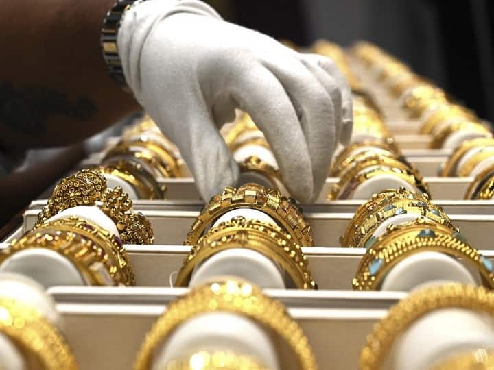 Gold rate today gold and silver price in on 12 may 2022 gold and silver rate slightly hike today marathi news Gold Rate Today : सोन्या-चांदीचे दर 'जैसे थे', पाहा तुमच्या शहरातील दर