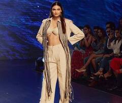 રેમ્પ પર અથિયા શેટ્ટીએ બતાવ્યો જલવો, ગ્લેમરસ અવતાર જોઈ ફેન્સ થયા ફિદા