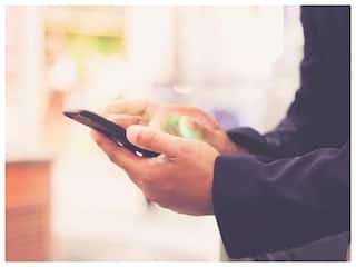 Smartphone Market : इस फेस्टिव सीजन स्मार्टफोन बाजार कमजोर रहने की आशंका, जानें क्या हैं कारण 