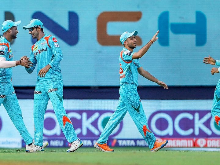 सामन्याबद्दल बोलायचं झालं तर आजही केएल राहुल चमकला. राहुलने 51 चेंडूत 77 धावांची दमदार खेळी केली. त्याला दीपक हुडाने 52 धावांची महत्त्वपूर्ण साथ दिली.