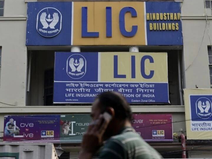 एलआयसीच्या 'न्यू चिल्ड्रन मनी बॅक प्लॅन'च्या नावावरून ही पॉलिसी मनी बॅक प्लॅन पॉलिसी आहे हे लक्षात येते. या योजनेत गुंतवणूक करून तुम्ही खूप मोठा परतावा मिळवू शकता. या योजनेत गुंतवणूक करण्यासाठी तुम्हाला दररोज फक्त 150 रुपये गुंतवावे लागतील. तुम्ही ही पॉलिसी 25 वर्षांसाठी खरेदी करू शकता.