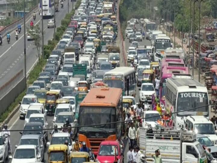 Three thousand challans were made last month in the capital Delhi only because of this Delhi: राजधानी दिल्ली में कार चलाने वाले जरूर पढ़ें यह खबर, सिर्फ इस वजह से पिछले महीने हुए तीन हजार चालान