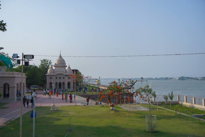 রবিবার প্রতিষ্ঠা দিবসে, রামকৃষ্ণ মঠ ও মিশনের ১২৫ বছর পূর্তি উৎসব শুরু হল বেলুড় মঠে।