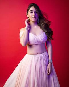 Disha Parmar Photos: गुलाबी लहंगे में दिशा परमार ने शेयर की बेहद खास तस्वीरें, नज़र नहीं हटा सकेंगे फैंस