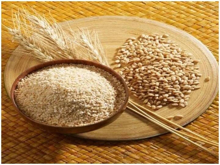નમકિન દલિયા---તમે નાસ્તામાં નમકીન દલિયા લઇ શકો છો.  ફાઈબર અને પોષક તત્ત્વોથી ભરપૂર પોર્રીજ તમારી ભૂખને પણ સંતોષશે અને  આખો દિવસ એનેર્જેટિક રાખશે. . ઓટમીલ ખૂબ જ સ્વાસ્થ્યવર્ધક છે, તે તમને ચરબીને નિયંત્રિત કરવામાં પણ મદદ કરે છે. એટલે કે પેટ ફુલવાની સમસ્યાથી પણ મુક્તિ મળશે.