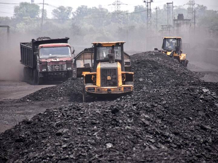 Power Crisis: Coal supply to power sector rises ANN Power Crisis: रविवार को बिजली की मांग में आई कमी, कोयले की आपूर्ति भी बढ़ी