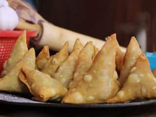 காரசாரமான ஸ்ட்ரீட் ஸ்டைல் சமோசா!: செய்முறை எப்படி?