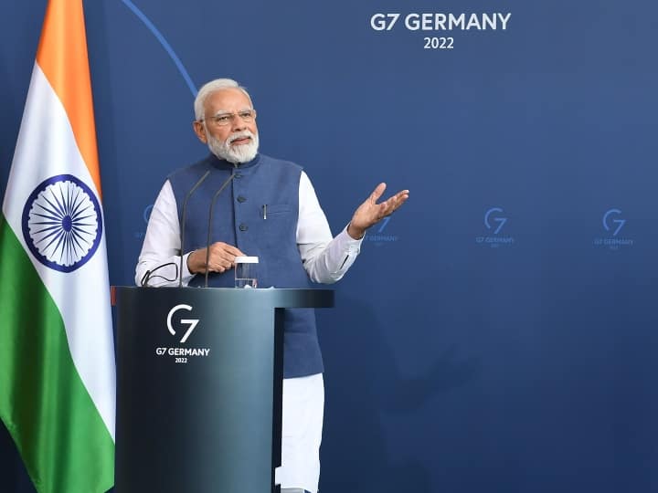 Russia Ukraine war: PM Narendra Modi on petrol diesel fuel price Hike PM Modi Europe Visit: जर्मनी में पीएम मोदी बोले- रूस और यूक्रेन युद्ध के कारण तेल की कीमतें आसमान छू रही