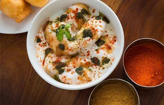 નાસ્તામાં પણ દહીં વડાનો સ્વાદ માણી શકાય છે. જો કે તમે તેમાં થોડો દક્ષિણ-ભારતીય તડકા ઉમેરો છો, તો તે શ્રેષ્ઠ નાસ્તો બની શકે છે. આ માટે તમારે દહીં વડામાં દહીં સામેલ કરવાની જરૂર નથી, તેને સંભારમાં ડુબાડી દો. પછી તેનો સ્વાદ પણ અદ્ભુત હશે. તેમજ તે નાસ્તાનો સારો વિકલ્પ બની શકે છે. (ફોટો - Pixabay)