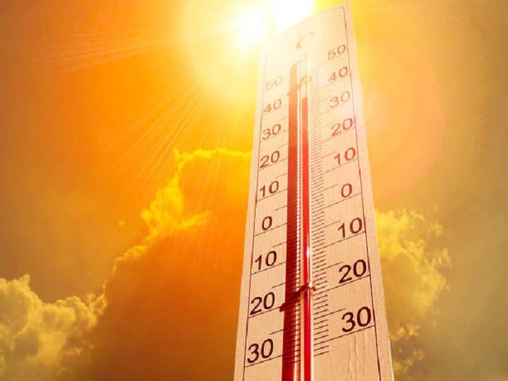 Summer Heat: அடுத்த 2 நாட்களுக்கு வெயில் சுட்டெரிக்கும் - சென்னை வானிலை மையம் எச்சரிக்கை..! Tamil Nadu Weather Summer Heat Temperature will be more 2 to 3 degrees Celsius for next two days- Chennai IMD Summer Heat: அடுத்த 2 நாட்களுக்கு வெயில் சுட்டெரிக்கும் - சென்னை வானிலை மையம் எச்சரிக்கை..!