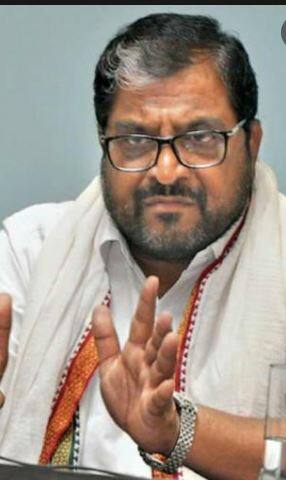 शरद पवार, नितीन गडकरी हेच खरे साखर उद्योगाचे लाभार्थी : राजू शेट्टी