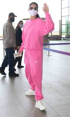 પિંક કલરના આઉટફીટમાં ગજબ લાગી રહી છે કેટરીના કૈફ