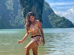 PHOTO: थायलंडमध्ये मीरा जगन्नाथ करतेय धमाल; पाहा फोटो!