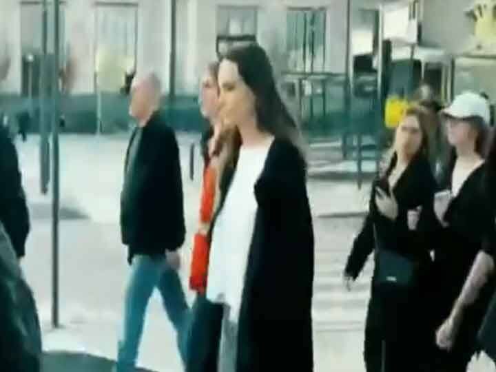Video Angelina Jolie is seen running to escape the attack during surprise visit to Ukraine Lviv city Video: अचानक यूक्रेन के लवीव शहर पहुंची एंजेलीना जोली, हमले से बचने के लिए भागती दिखीं!